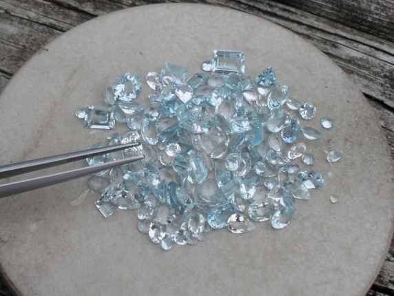 20 carats Aquamarine gem mix