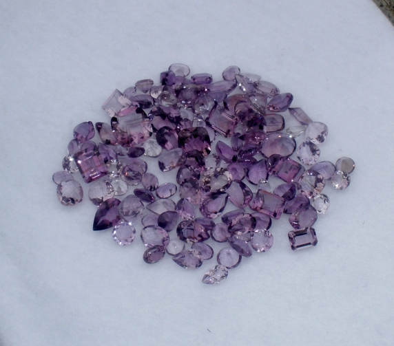over 100 carats of loose natural amethyst gem mix