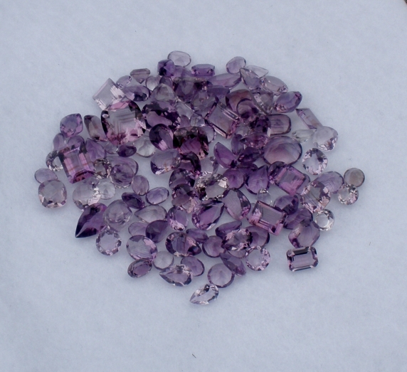 over 100 carats of loose natural amethyst gem mix
