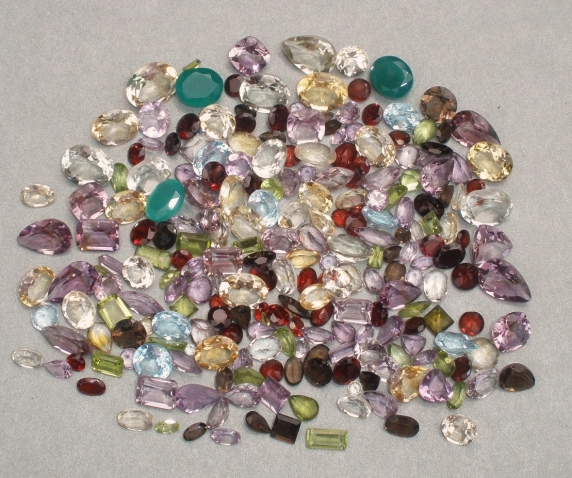 Over 500 Carats of Loose Natural Gemstone Mix
