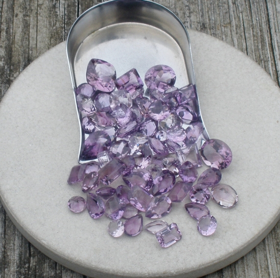 over 50 carats of loose natural amethyst gem mix