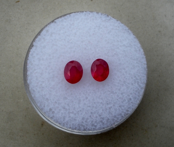 Ruby oval gem pair 5x4mm each