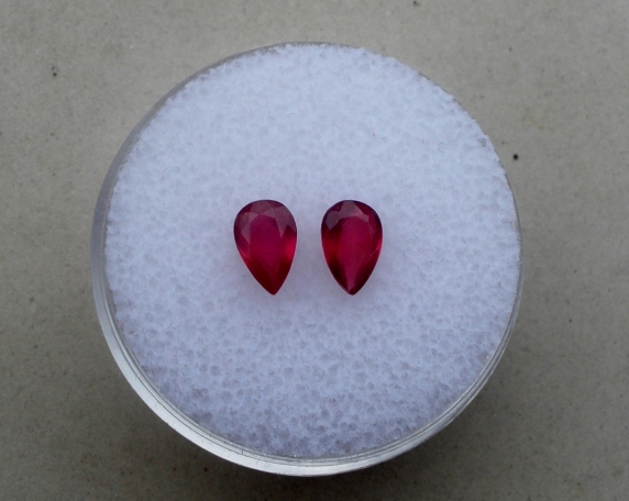 2 Ruby pear gems  6x4mm each