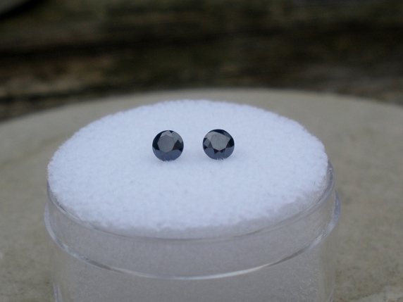 Black diamond pair 3mm each