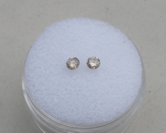 Champagne diamond loose round pair 3mm each