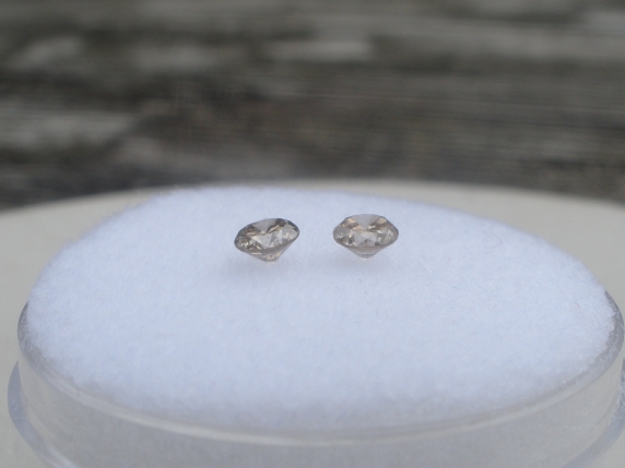 Champagne diamond loose round pair 3mm each