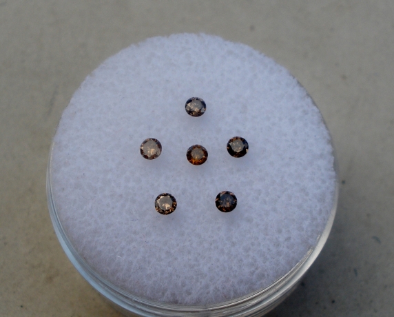 6 Brown Diamond loose rounds  2.0mm each