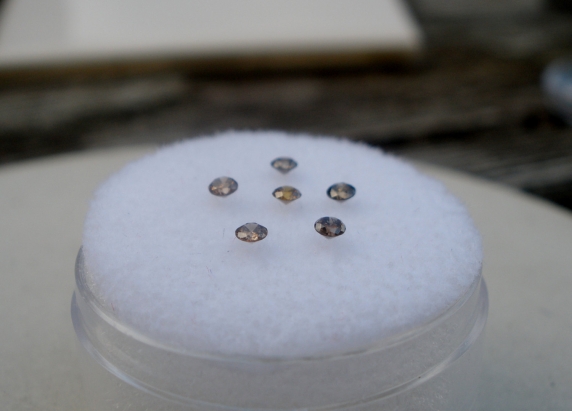 6 Brown Diamond loose rounds  2.0mm each