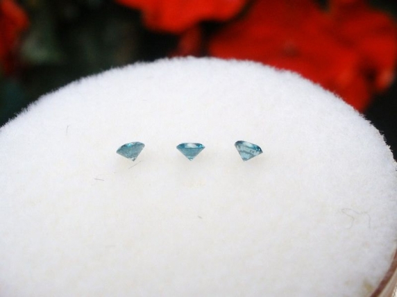 3 Blue Diamond Rounds 1.5mm each