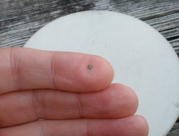 Green diamond loose round 2mm