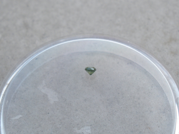 Green diamond loose round 2mm