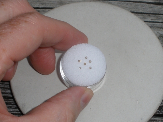 6 Champagne diamond loose rounds 1.5mm each