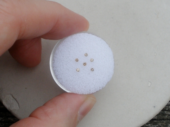 6 Champagne diamond loose rounds 1.5mm each
