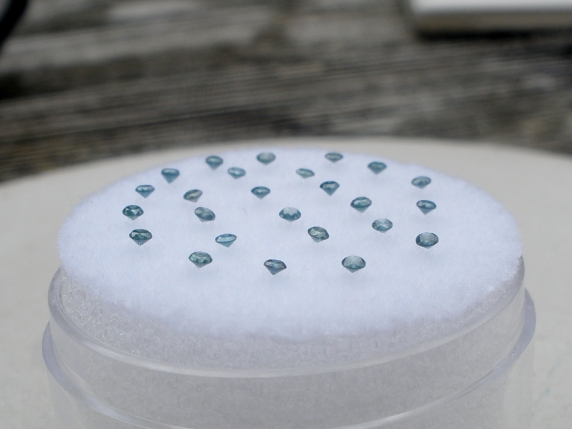 25 blue diamond loose rounds 1.2mm each