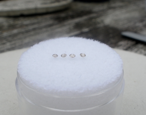 4 champagne diamond loose rounds 1.7mm each