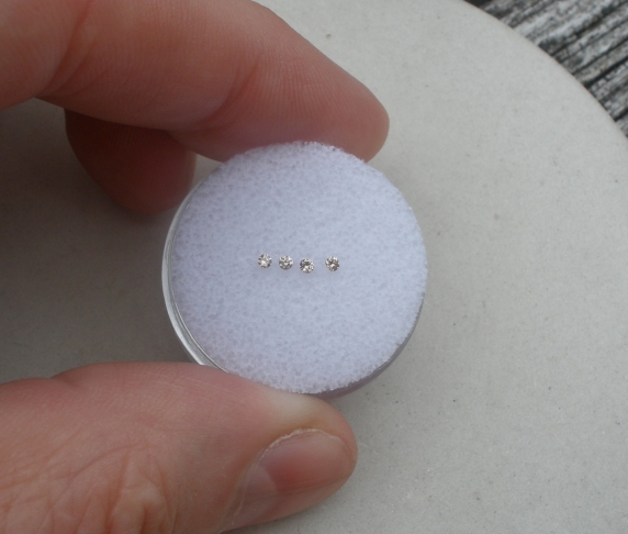 4 champagne diamond loose rounds 1.7mm each