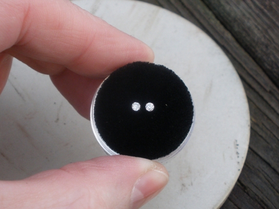 White diamond loose round pair 2.2mm each