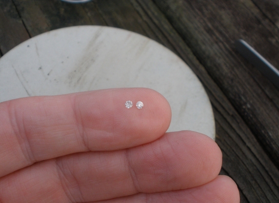 White diamond loose round pair 2.2mm each