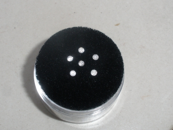 6 White diamond loose rounds 1.8mm each