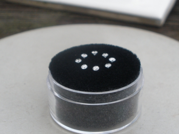 8 White diamond loose rounds 1.8mm each