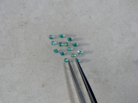 Colombian emerald round gem parcel 2mm to 2.3mm each