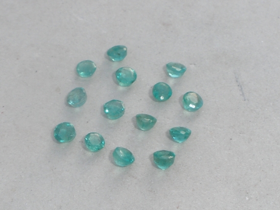 Over 1 carat Colombian emerald round gem parcel 2.5mm each