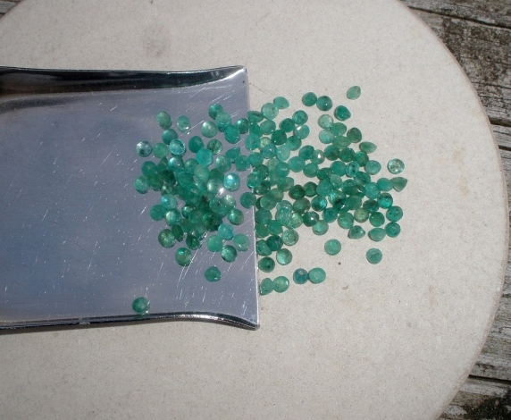 1/2ct emerald round gem parcel 2.6-2.8mm each