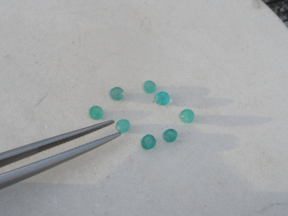 Over 1 carat Colombian emerald round gem parcel 3mm each