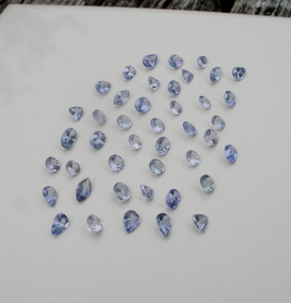 Tanzanite gem mix loose parcel over 5 carats