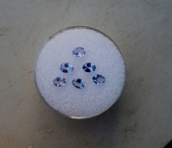 6 Tanzanite oval gems 4x3mm each