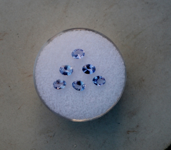 6 Tanzanite oval gems 4x3mm each