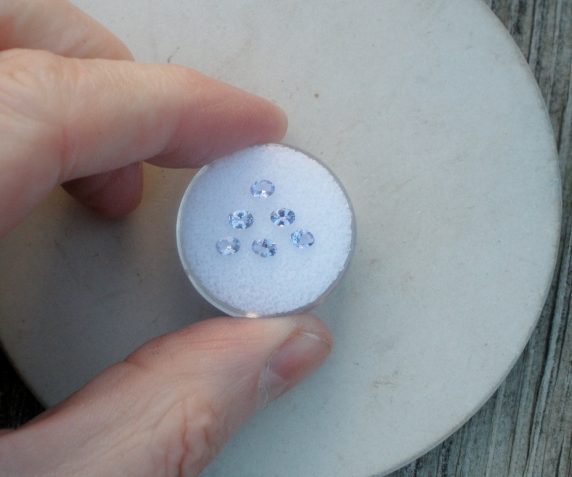 6 Tanzanite oval gems 4x3mm each