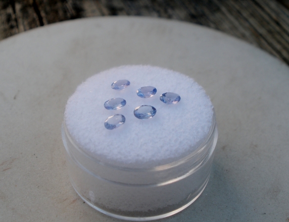 6 Tanzanite oval gems 4x3mm each
