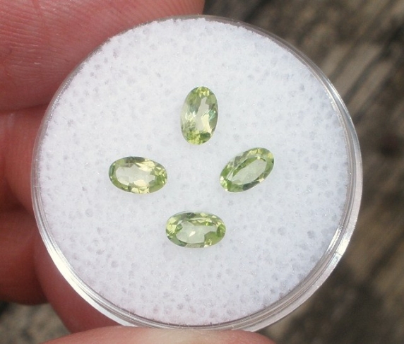 4 Loose Natural Peridot Oval Cut Gems 5 x 3MM Each