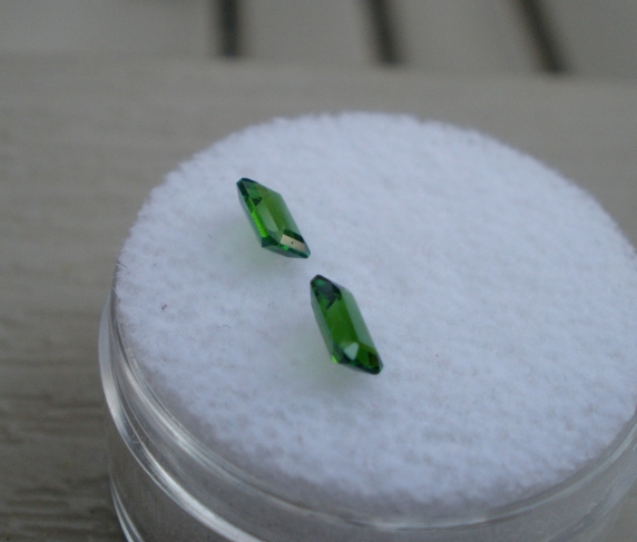 Green octagonal chrome diopside pair 5x3mm each