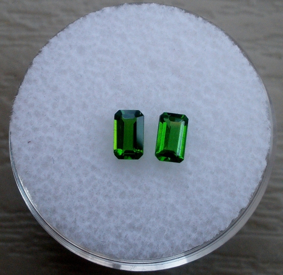 Green octagonal chrome diopside pair 5x3mm each
