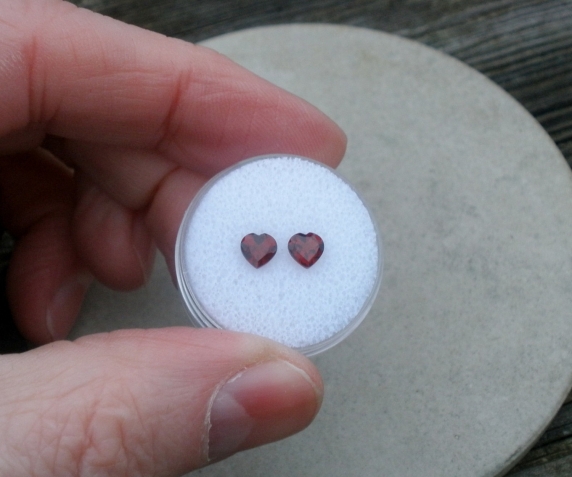 Garnet heart gem pair 5mm