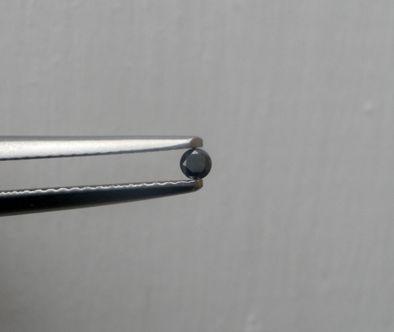 Black diamond loose round 2mm