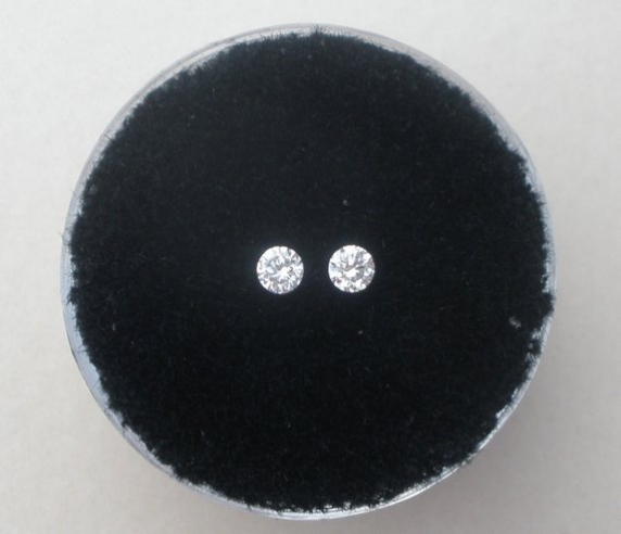 White diamond loose round faceted pair 2.5mm each