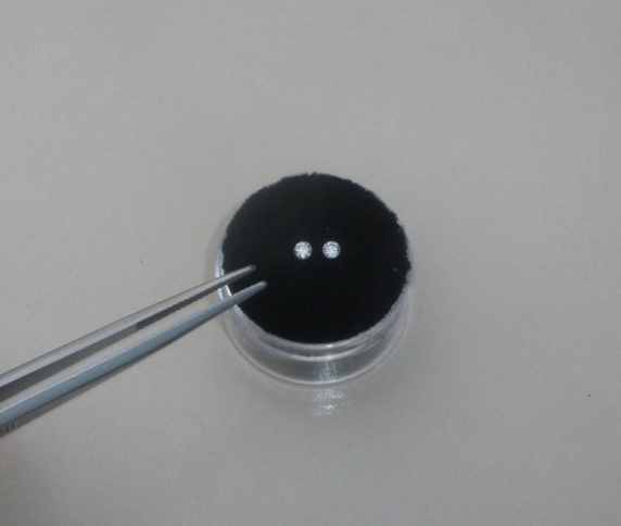 White diamond loose round faceted pair 2.5mm each