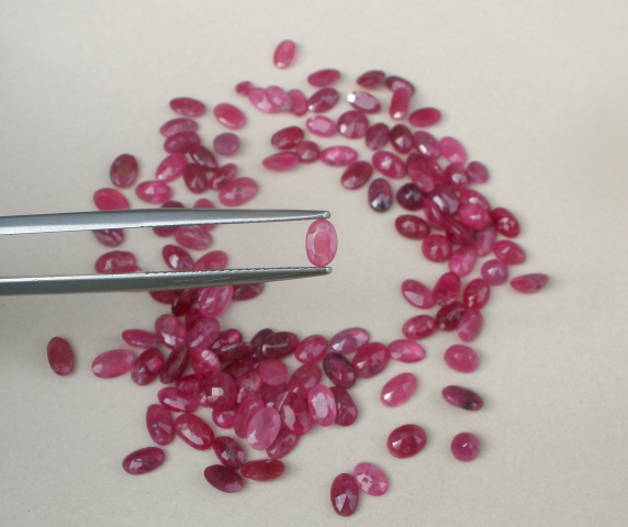 Burmese Pink Red Natural Ruby 0val 5x3mm Burmese Pink Red Natural Ruby 0val 5x3mm