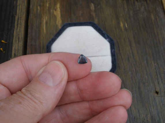 Blue sapphire trillion loose natural gem 6x6mm
