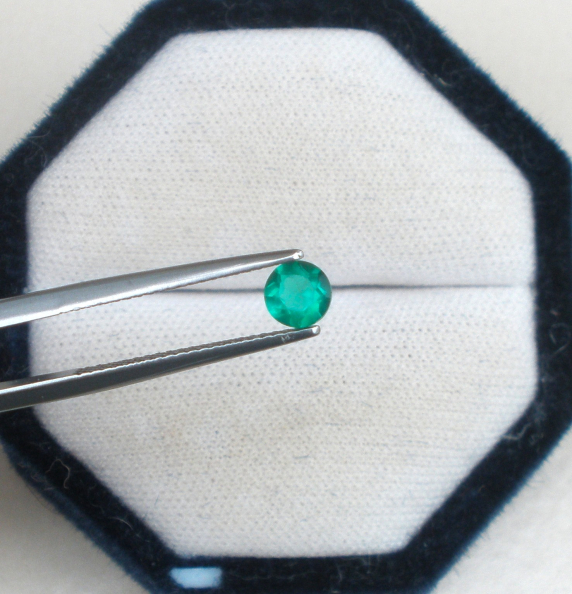5mm Emerald round loose faceted gem for Jewelry, Crafts, Gem Collecting and Gifts 5mm Emerald round loose faceted gem for Jewelry, Crafts, Gem Collecting and Gift