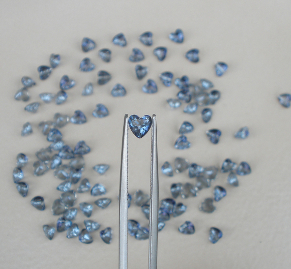 5mm Blue Mystic Quartz Heart Natural Gem 5mm Blue Mystic Quartz Heart Natural Gem