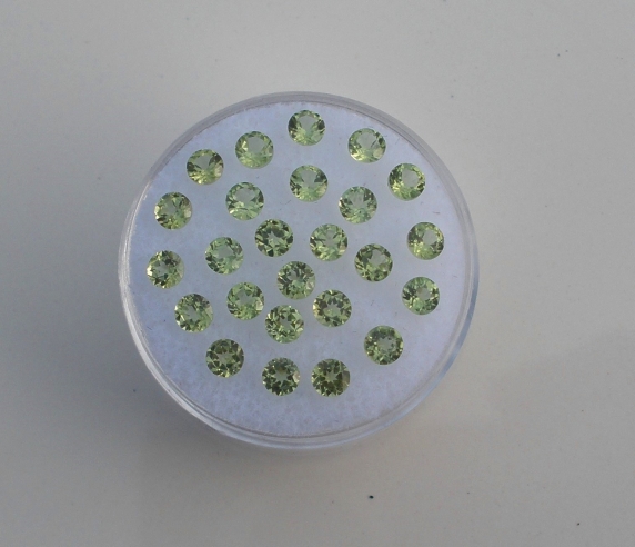25 Peridot Round Loose Gems 3mm each