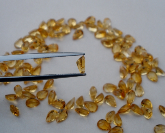Citrine Pear gem 6 x 4mm