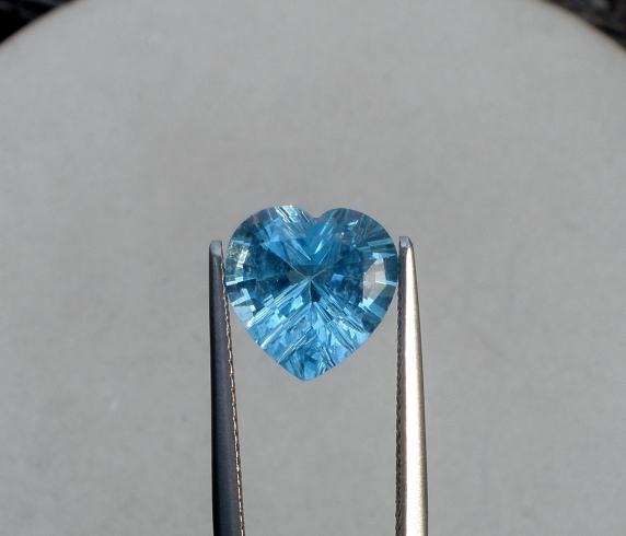 Swiss blue topaz heart laser cut gem 10mm