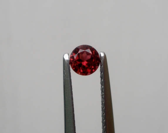 Garnet round shape gem 4mm