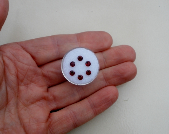 6 Garnet Round gems 4mm each