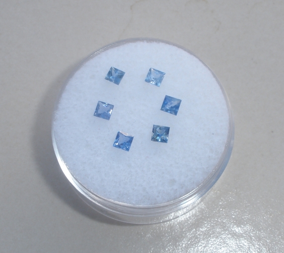 6 Ceylon sapphire blue princess gems 2.5mm each